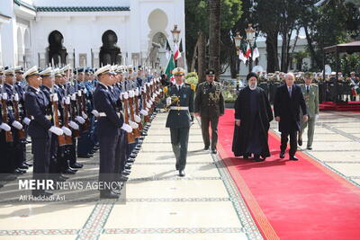 استقبال رسمی رییس جمهور الجزایر از حجت الاسلام رییسی