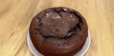 طرز تهیه خوشمزه ترین کیک شکلاتی خیس با دستوری سریع و ساده + فیلم/ نحوه پخت کیک شکلاتی با پف زیاد