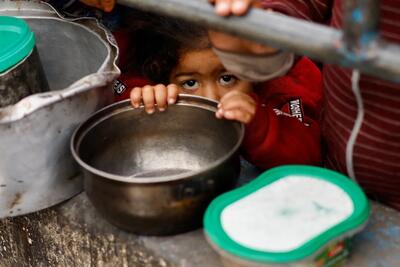 بیش از ۱۵ درصد از کودکان در شمال غزه دچار سوءتغذیه/ قحطی قریب الوقوع در غزه را چگونه متوقف کنیم؟ | اقتصاد24