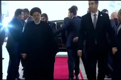 ببینید/ جلوگیری از ورود محافظان رئیسی در دیدار با رئیس جمهوری الجزایر
