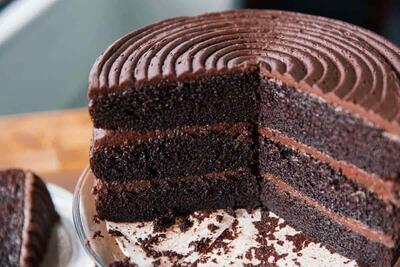 (ویدیو) کیک شکلاتی خیس با دستوری سریع و ساده