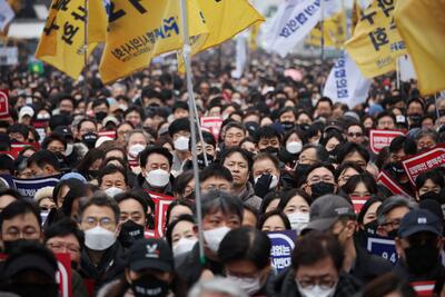 رویترز: تهدید کره جنوبی برای باطل کردن مجوز کار 7 هزار پزشک معترض | خبرگزاری بین المللی شفقنا