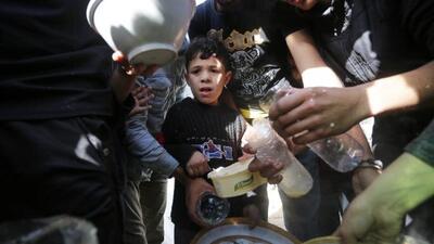 سیاست گرسنگی همچنان از کودکان غزه جان می‌گیرد