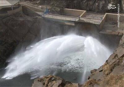 فیلم/ رهاسازی آب از سد پیشین در سیستان و بلوچستان