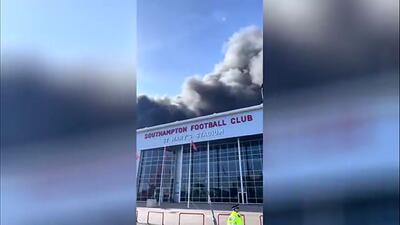 لغو یک بازی فوتبال به دلیل آتش‌سوزی مهیب نزدیک استادیوم