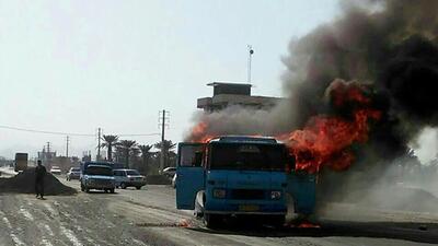 آتش سوزی مینی بوس وسط خیابان فرودسی خرمشهر