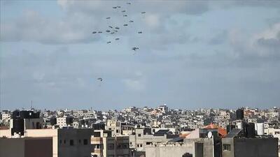 سقوط کمک‌های بشردوستانه از هواپیما بر سر ساکنان مظلوم غزه؛ ۲ شهید و چند زخمی