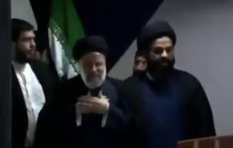 فیلم/ استقبال از رئیس جمهور در مصلی نماز جمعه ایذه خوزستان