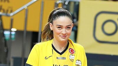 زهرا گونش در لیست پردرآمدترین‌های جهان/ دختر مشهور و زیبای والیبال ترکیه چقدر پول درمی‌آورد؟