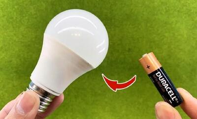چطور با یک باتری ۱.۵ ولتی لامپ LED را در خانه تعمیر کنیم (فیلم)