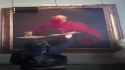 (ویدئو) پاره کردن تابلوی نقاشی آرتور بالفور وزیر خارجه پیشین انگلیس