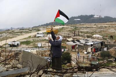 لحظه تیرباران یک فلسطینی غیرمسلح توسط صهیونیست‌ ها | ببینید