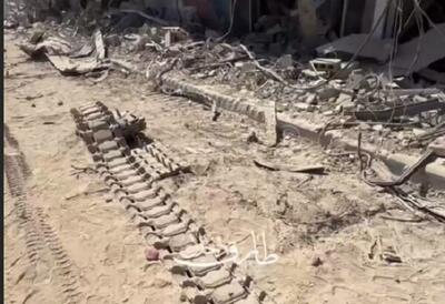 بقایای تانک‌های منهدم شده نظامیان صهیونیست در مرکز خان‌یونس+ فیلم