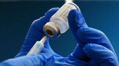 مردی  ۲۱۷ بار واکسن کرونا زد