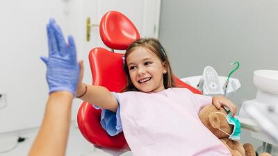 دندانپزشکی کودک با آرامبخشی بهتر هست یا با بیهوشی؟|دکتر نرجس امیری تهرانی