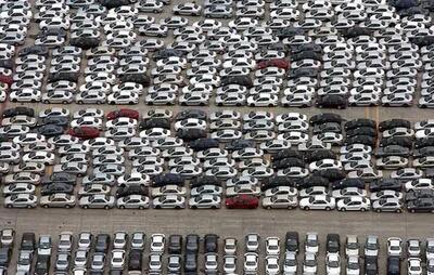 ۱۴ هزار خودرو در پارکینگ خودروساز معروف