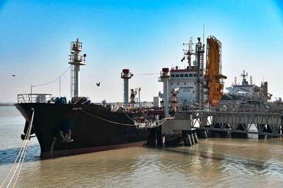 یک فروند کشتی تانکر ۴۰ هزار تنی نفت کوره در بندر امام پهلو گرفت