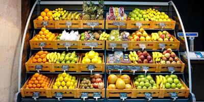 قیمت میوه دولتی راهش را از بازار جدا کرد/ میوه در تهران ارزان تر از کل کشور+فیلم