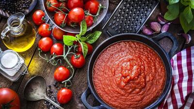 شش ترفند ساده برای پخت رب گوجه فرنگی مامان پز