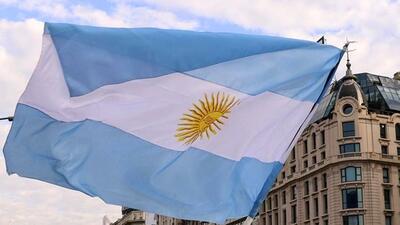 جنجال در آرژانتین/ وزیر کار در برنامه زنده تلویزیونی برکنار شد