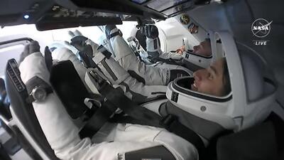 ببینید / یاسمین مقبلی به زمین رسید؛ لحظه فرود کپسول حامل فضانوردان کرو-۷ ناسا