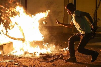 آتش گرفتن درخت در شب چهارشنبه‌سوری + فیلم