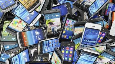 درخواست توانگر از وزیر ارتباطات برای بررسی ادعای تولید موبایل تقلبی