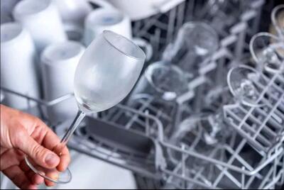 7 اشتباه رایج در تمیز کردن آشپزخانه که نباید تکرار کنیم!