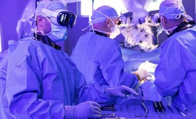 جراحان بریتانیایی اولین عمل جراحی را با استفاده از هدست اپل ویژن پرو انجام دادند