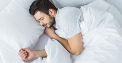 اگر کم‌تر از ۵ ساعت در روز می‌خوابید، منتظر این بیماری باشید! | اقتصاد24