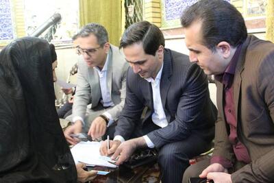 میز خدمت و ملاقات مردمی مسئولین قضایی استان کرمانشاه در بقعه چاه صاحب الزمان (عج) / رسیدگی به مشکلات حقوقی و قضایی بیش از ۴۰ نفر از مراجعین