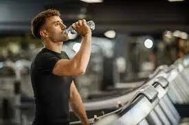 فواید نوشیدن آب در حین ورزش