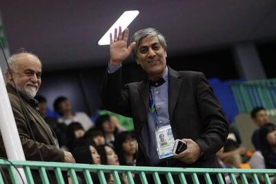 پنالتی جذاب و گلزنی وزیر ورزش به سپهر محمدی دروازه‌بان‌ تیم ملی فوتسال