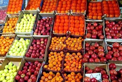 وضعیت بازار میوه در شب عید