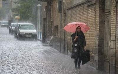 باد شدید و رگبار باران در راه تهران