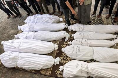 ببینید/ تشییع جنازه ۱۵ نفر از یک خانواده در غزه