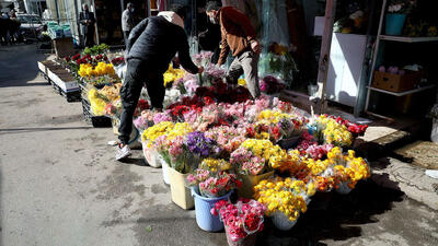 شب عید همه گلفروش می شوند و قیمت گل گران می شود!