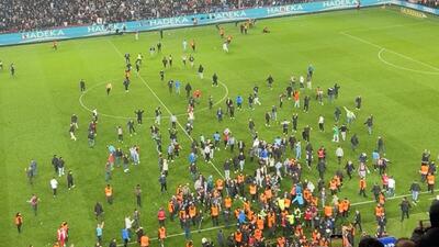 ببینید/ نمای نزدیک از زد و خورد دیشب در فوتبال ترکیه