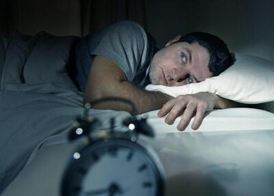 انواع بی‌خوابی با ۴ روش برای درمان