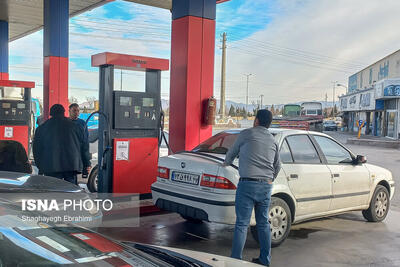 عرضه بنزین به مسافران نوروزی در بیش از ۵۰ درصد جایگاه‌های منطقه زاهدان
