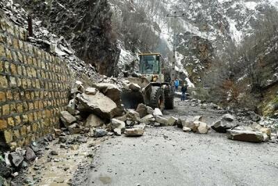جاده کرج - چالوس به علت ریزش کوه مسدود شد