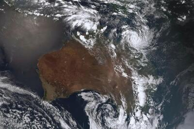 طوفان شمال شرق استرالیا را در هم نوردید