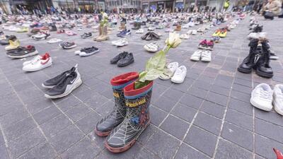 (ویدئو) ده هزار کفش به یاد کودکان غزه در هلند