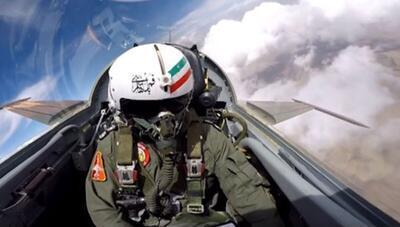 ببینید /  تبریک نوروزی جالب خلبان نیروی هوایی ارتش برفراز خلیج فارس