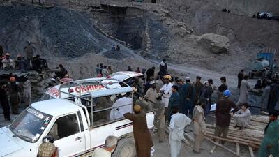 ۱۲ کشته در حادثه ریزش معدن در جنوب پاکستان