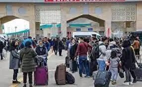 هجوم مسافران نوروزی ایران به مرز ترکیه + فیلم