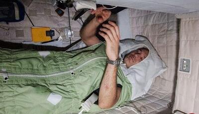 وضعیت عجیب فضانوردان هنگام خوابیدن را ببینید! +ویدئو