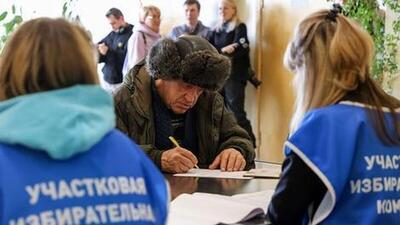 جعل ۲۲ میلیون برگه رای در انتخابات روسیه رسماً به نفع پوتین