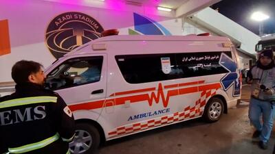 ببینید | انتقال سردار آزمون با آمبولانس به خارج از استادیوم