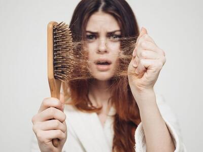 شش دلیل که سبب ریزش موها می‌شود